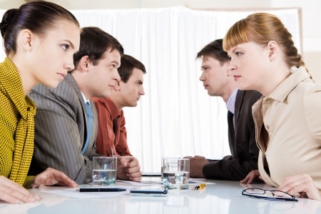 how to handle employee conflict in the workplace